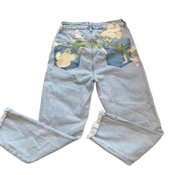 Guess 1981 Light Wash High Rise Straight Leg Embroidered Jeans 26 - Picture 2 of 9